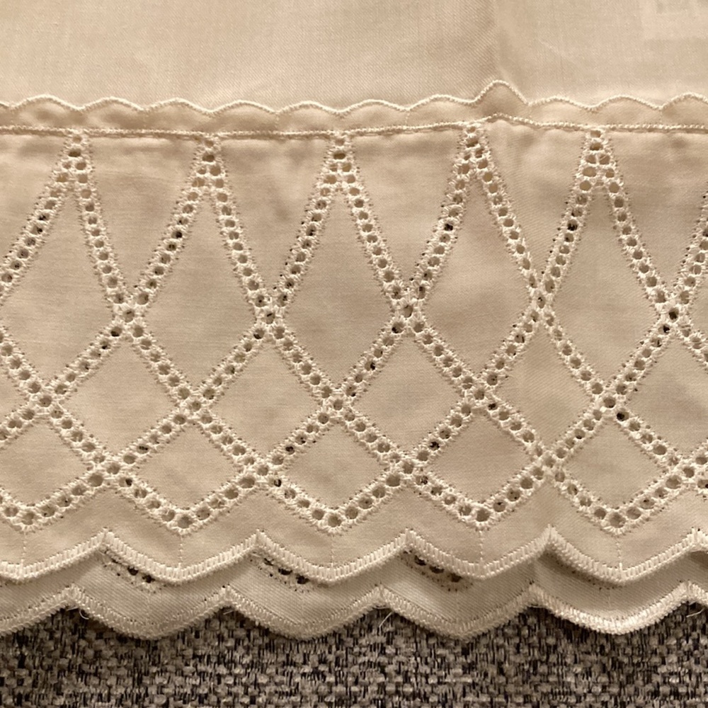 2 x Royal Velvet by Fieldcrest Standard / Queen Pillowcases MADE IN USA